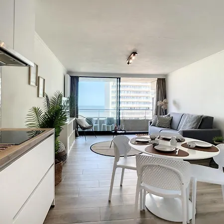 Apartment Royal Ascot R7 Met Terras En Zeezicht Op Toplocatie Ostend