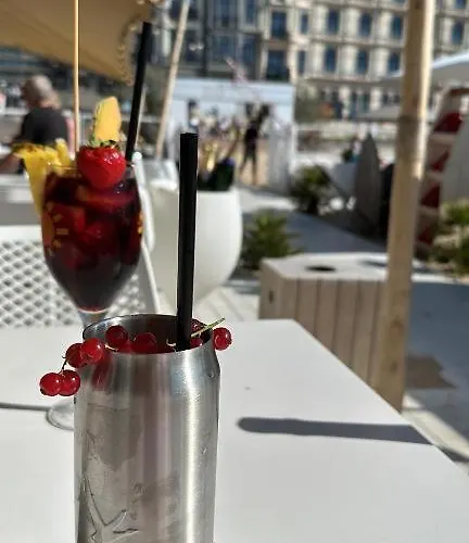 Royal Ascot R7 Met Terras En Zeezicht Op Toplocatie Ostend